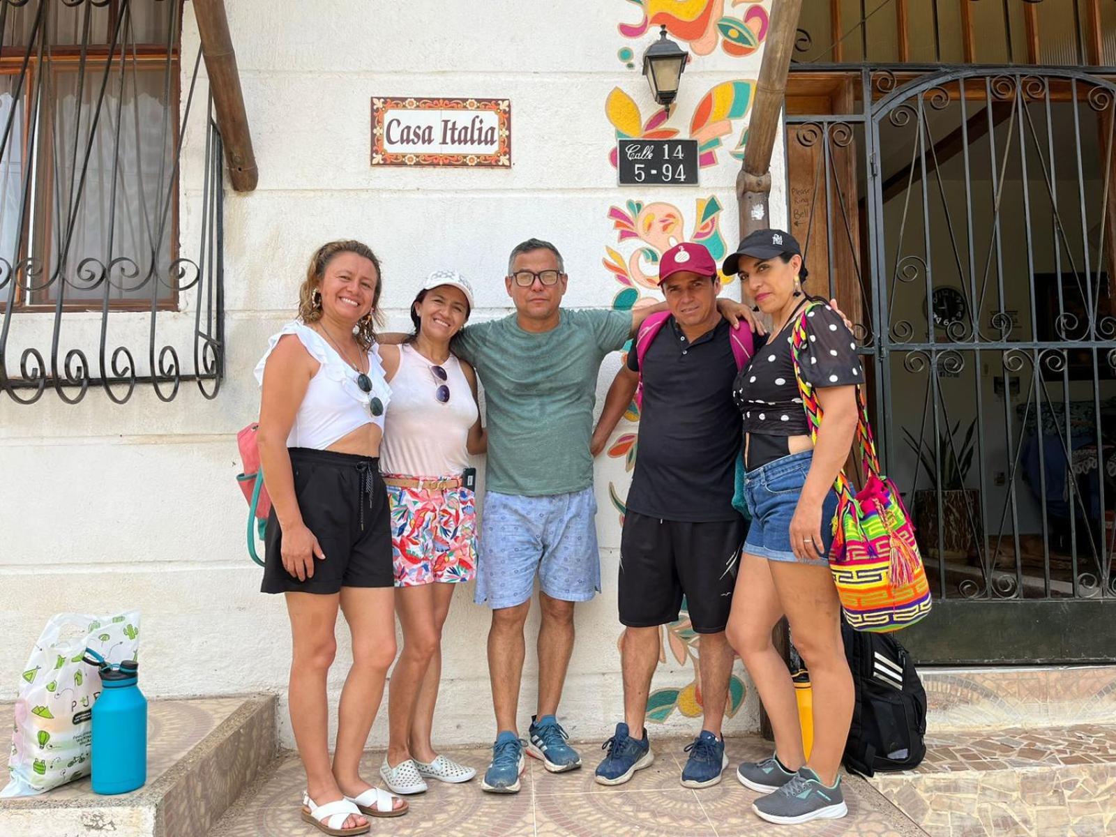 Casa Italia Guest House Таганга Екстериор снимка